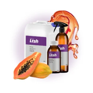 Agua micelar color naranja transparente